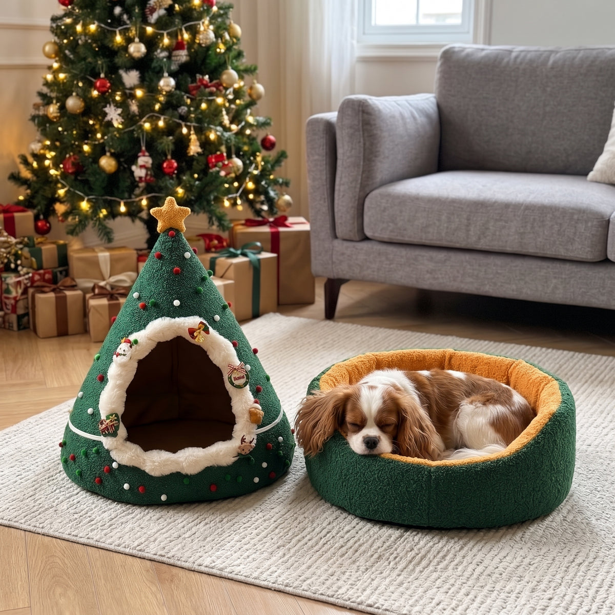 Perro pequeño con la casa navideña en forma de árbol de Navidad